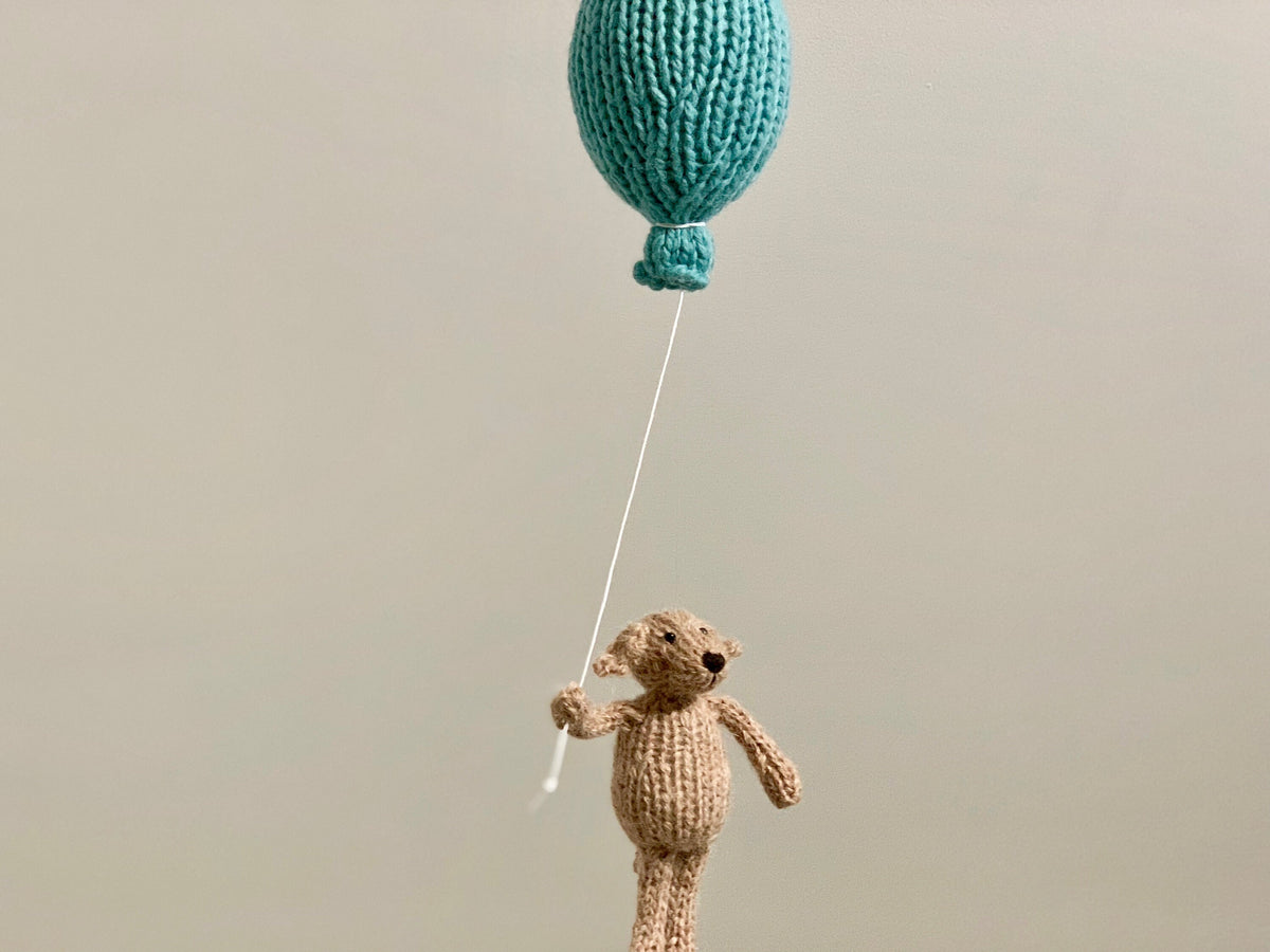 Golden Retriever and Balloon Adventure Mobile
