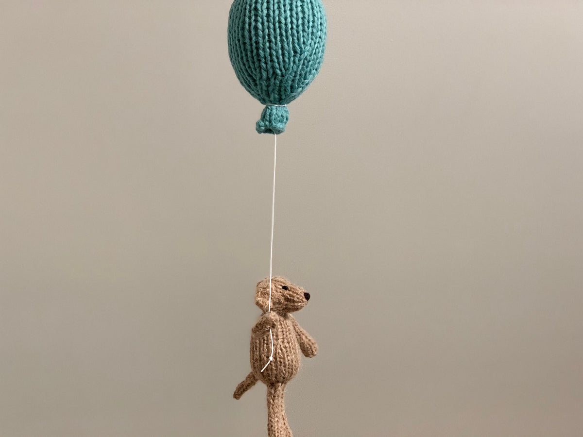 Golden Retriever and Balloon Adventure Mobile