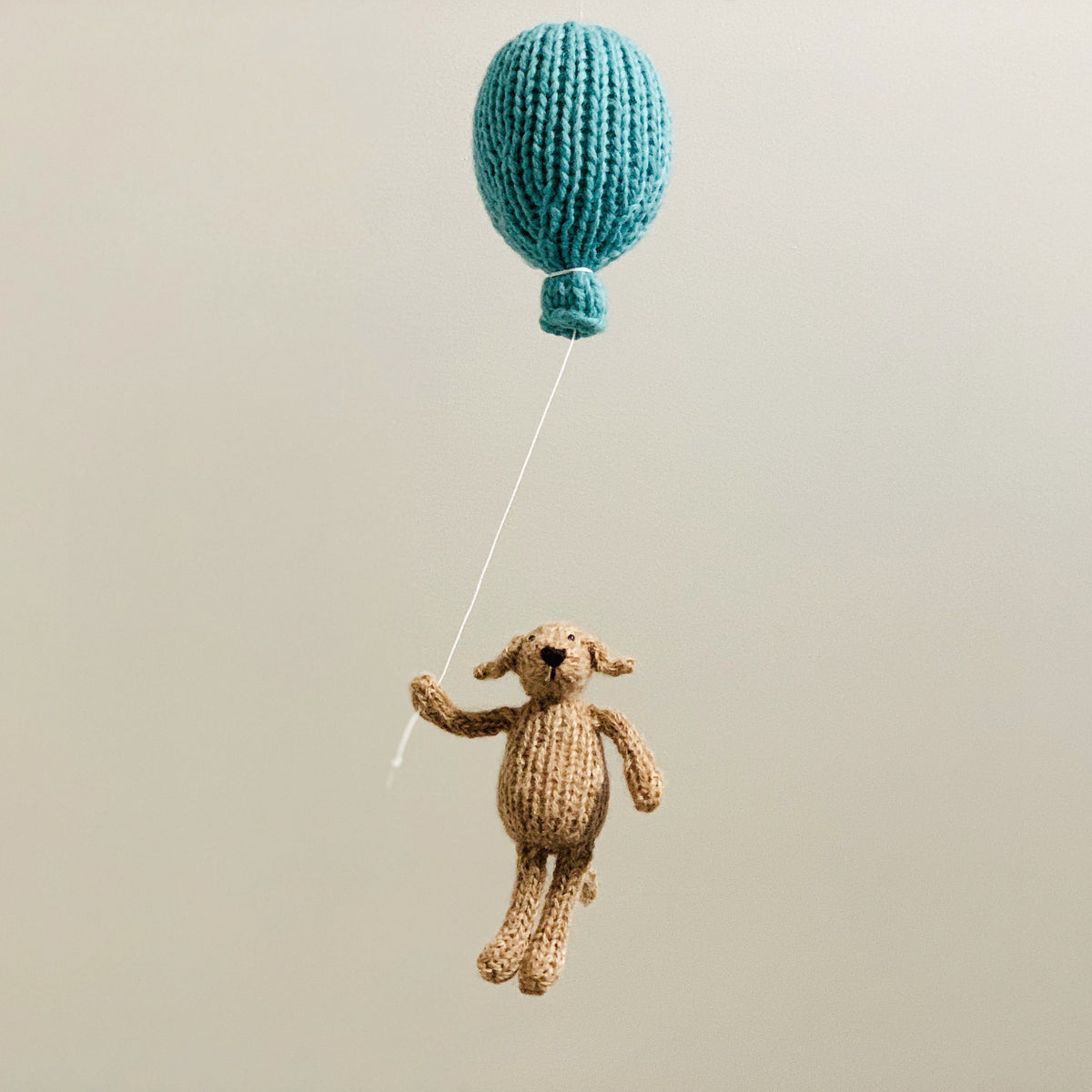 Golden Retriever and Balloon Adventure Mobile