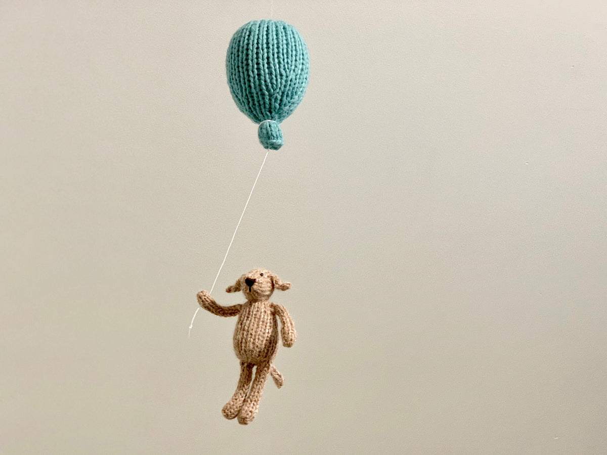 Golden Retriever and Balloon Adventure Mobile