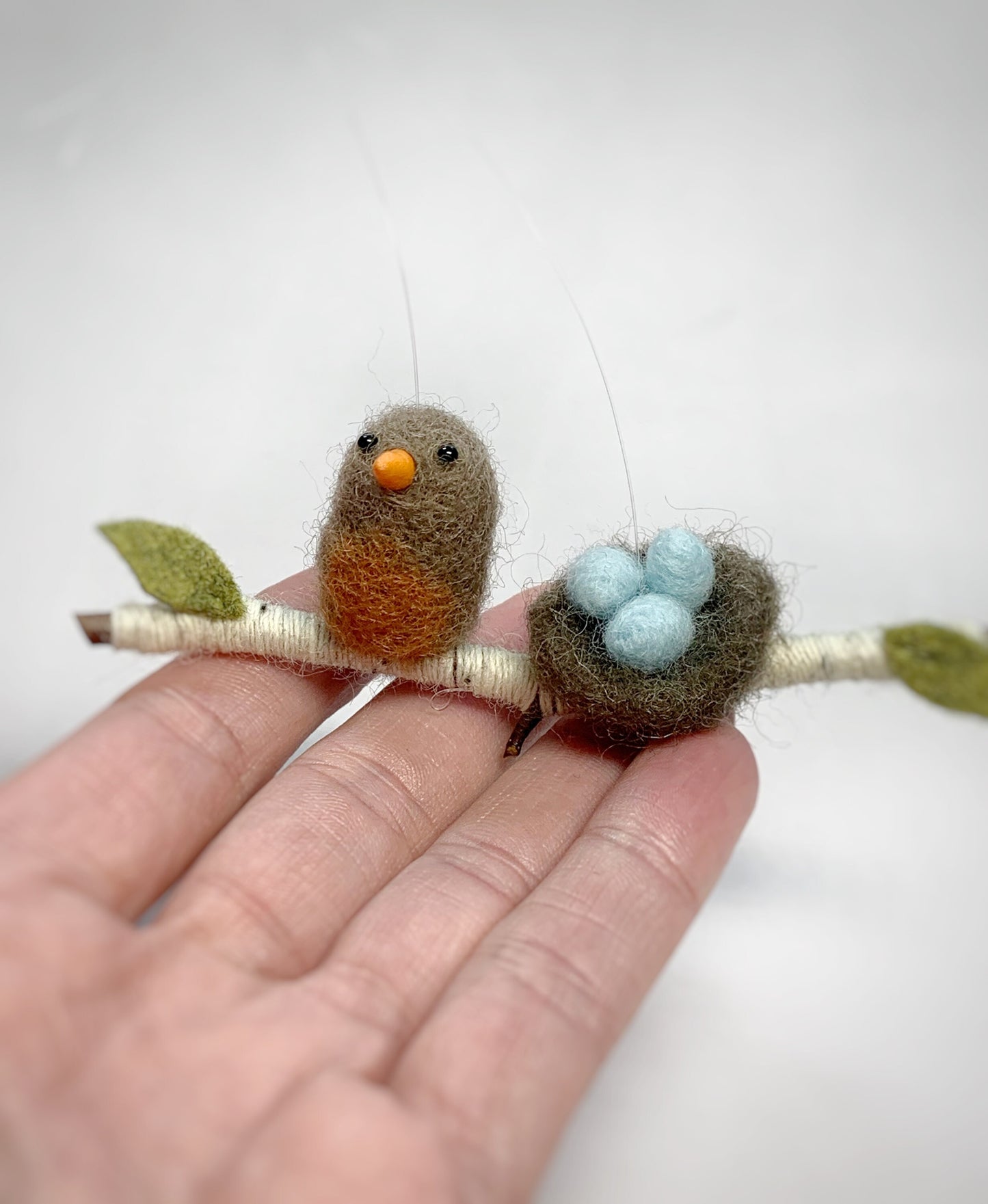 Robin Ornament, Needle Felted Bird Ornament, Robin with Nest Christmas Decor